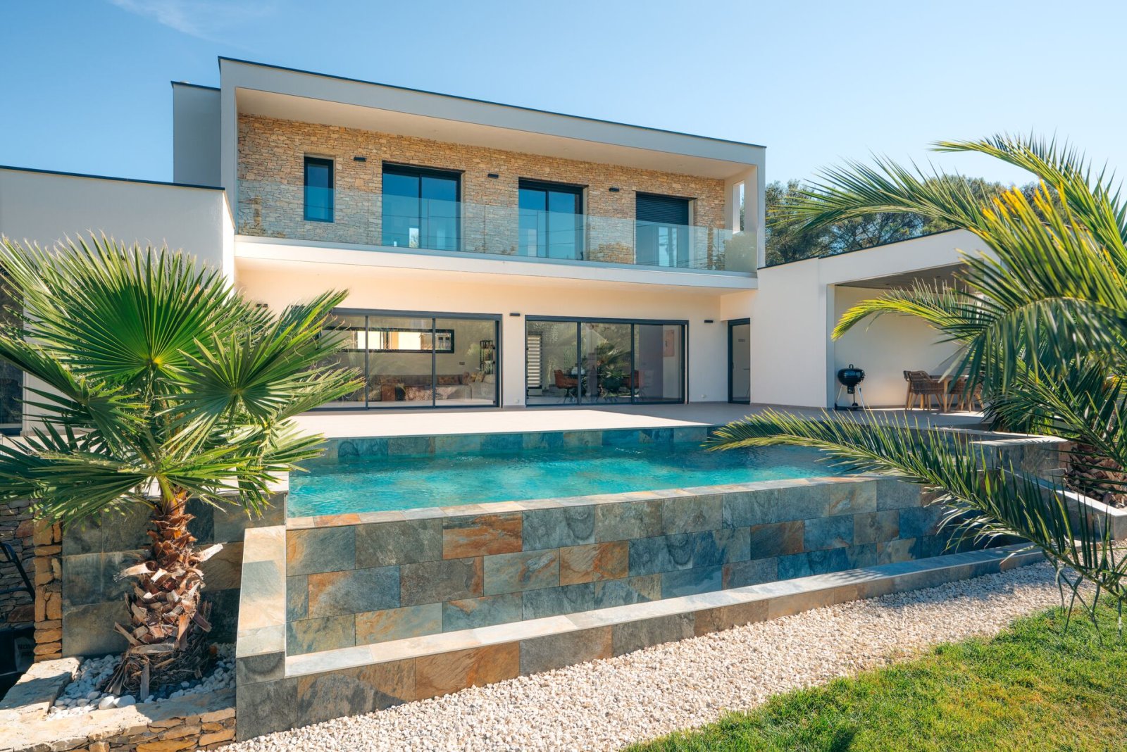 Villa Nîmes, architecture contemporaine disponible pour tournages